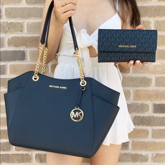 BUNDLE Michael Kors navy blue tote& wallet - Picture 2 of 5
